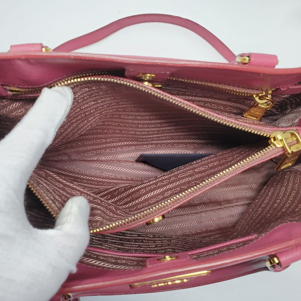 Auth Prada Galleria Medium Saffiano Crossbody Bag - Picture 14 of 16